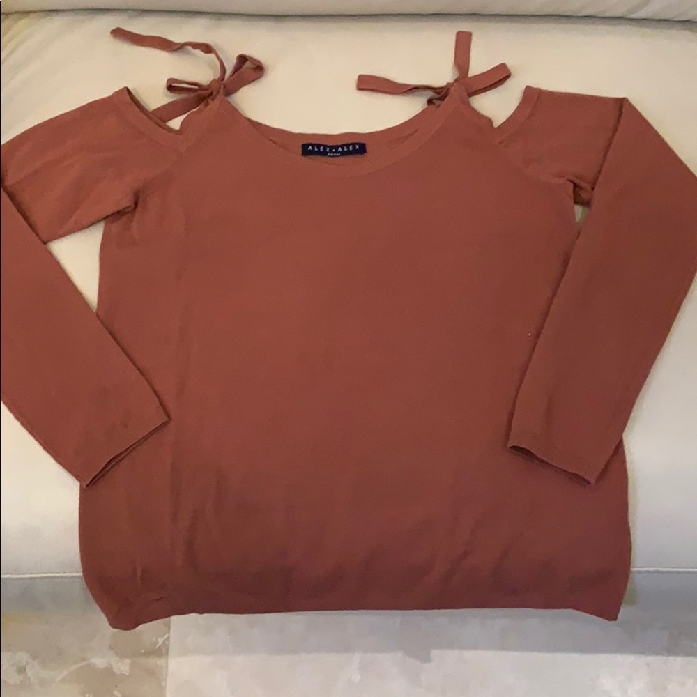 Alex + Alex NWOT off the shoulder long sleeve